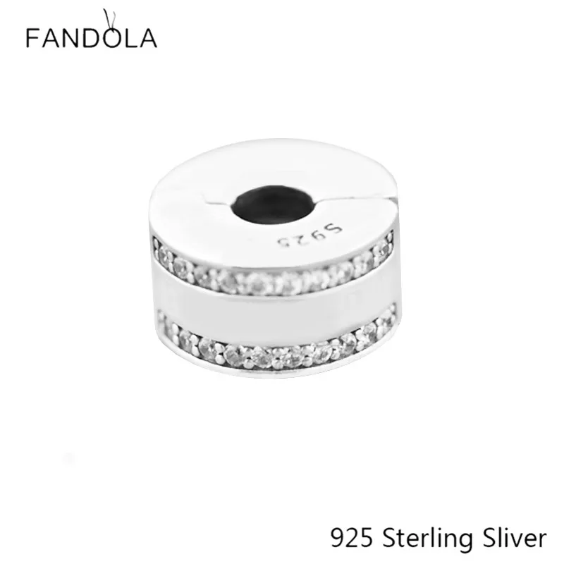 925 пробы серебро Insignia клип талисман с прозрачными CZ Подходит для бренда DIY женские браслеты ювелирные изделия
925 пробы серебро Insignia клип талисман с прозрачными CZ Подходит для бренда DIY женские браслеты ювелирные изделия