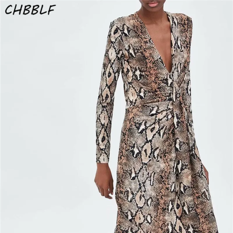 CHBBLF women V neck snake print midi dress animal pattern draped design long sleeve vintage casual vestido mujer O8925
CHBBLF women V neck snake print midi dress animal pattern draped design long sleeve vintage casual vestido mujer O8925