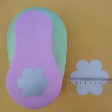 75mm plum blossom flower shape save-effort design big size DIY puncher PVC/paper cutter stationery tool
75mm plum blossom flower shape save-effort design big size DIY puncher PVC/paper cutter stationery tool