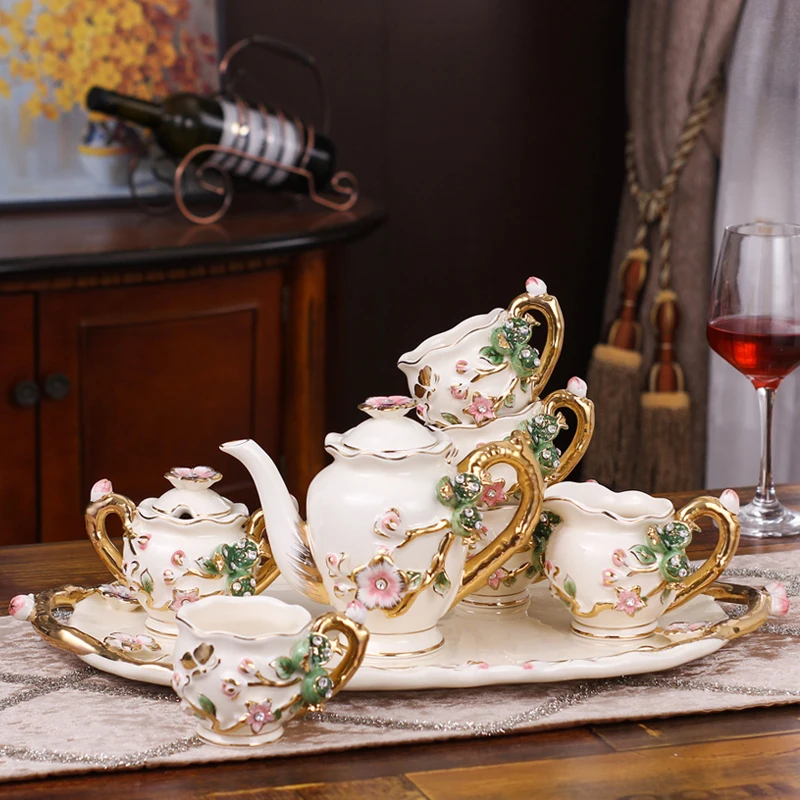 high quality European tea cup teapot set home drinkware teacup with tray ceramic coffee cup luxury wedding gift to friends
high quality European tea cup teapot set home drinkware teacup with tray ceramic coffee cup luxury wedding gift to friends