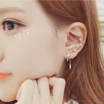 Fashion Korean Zircon Stud Earrings leaves asymmetric crystal earrings for women Piercing Jewelry elegant Jewelry for women
Fashion Korean Zircon Stud Earrings leaves asymmetric crystal earrings for women Piercing Jewelry elegant Jewelry for women