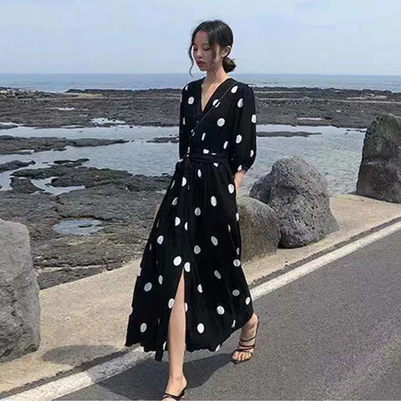 Women dot chiffon dress 2019 spring summer fashion female vintage elegant v-neck lace up a-line bohemian beach holiday dress
Women dot chiffon dress 2019 spring summer fashion female vintage elegant v-neck lace up a-line bohemian beach holiday dress