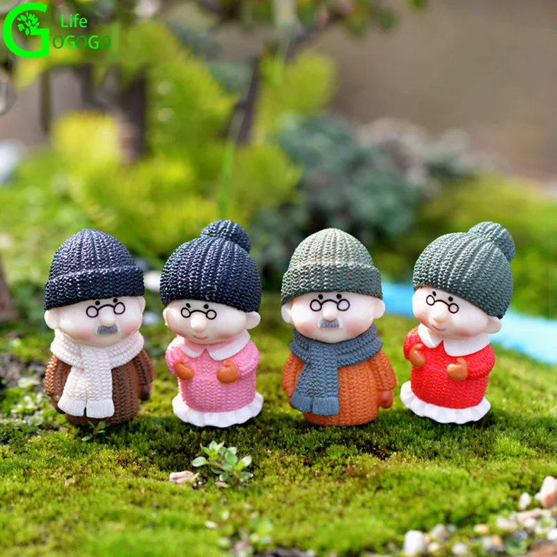 2pcs Moss Micro Landscape Garden Model Ornaments Winter Grandparents Cartoon Doll Combination pvc Plastic DIY Assembly Ornaments
2pcs Moss Micro Landscape Garden Model Ornaments Winter Grandparents Cartoon Doll Combination pvc Plastic DIY Assembly Ornaments