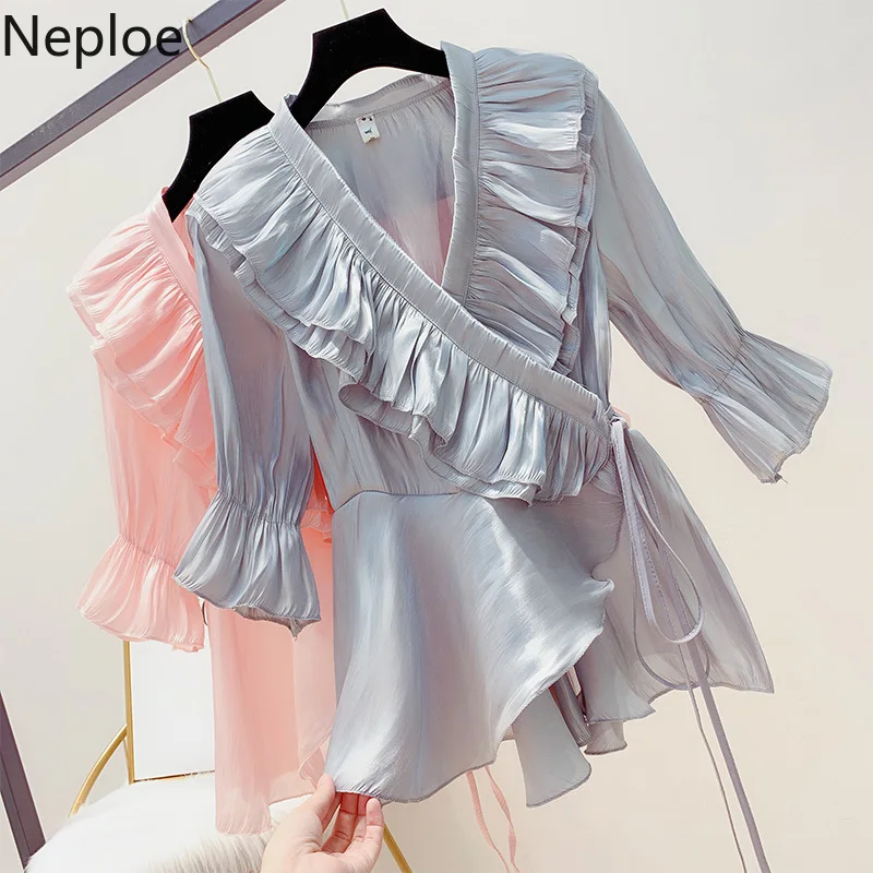 Neploe 2019 Summer New FDeep V-neck Blouse Pleated Ruffles Lace Up Chiffon Shirt Half Flare Sleeve Blouse Fashion Lady Top 53460
Neploe 2019 Summer New FDeep V-neck Blouse Pleated Ruffles Lace Up Chiffon Shirt Half Flare Sleeve Blouse Fashion Lady Top 53460