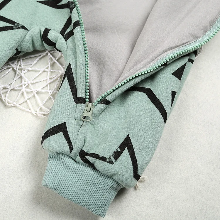 2589396239_1237798930