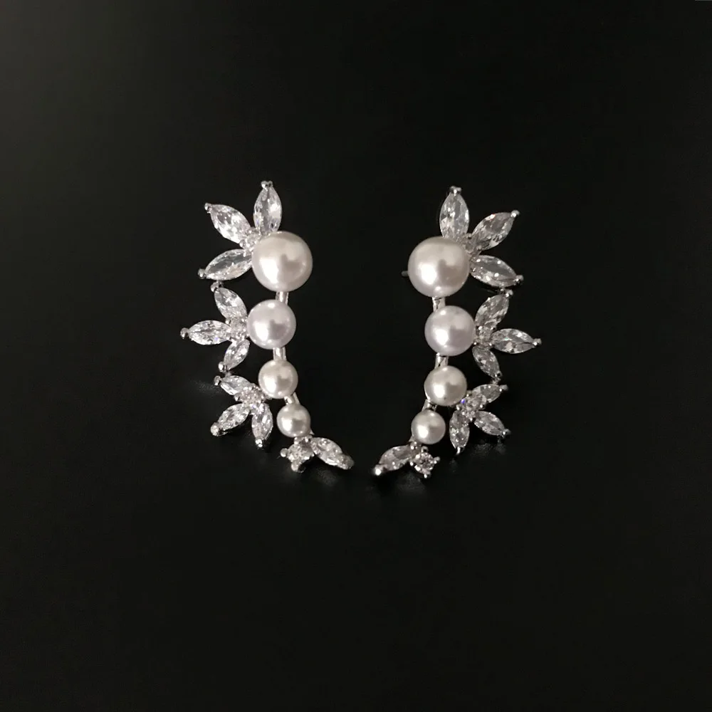 Fashion Imitation Pearl Stud Earrings Leaves Crystal Stud Earrings Flower Geometry Stud Earnings for Women Jewelry
Fashion Imitation Pearl Stud Earrings Leaves Crystal Stud Earrings Flower Geometry Stud Earnings for Women Jewelry