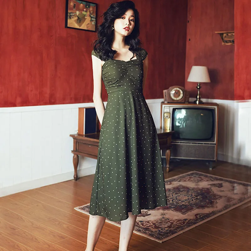Summer New style retro Hepburn Wind polkadot chiffon waist hugging dress women's French holiday beach Dungaree dress
Summer New style retro Hepburn Wind polkadot chiffon waist hugging dress women's French holiday beach Dungaree dress