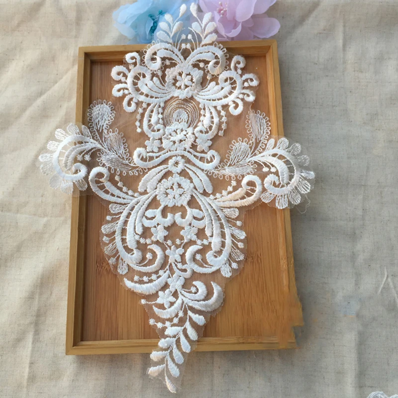 5Pcs Embroidery Applique Lace Fabric Applique For Costume Decor Lace Patch Sewing Trims Wedding Dress TT501
5Pcs Embroidery Applique Lace Fabric Applique For Costume Decor Lace Patch Sewing Trims Wedding Dress TT501