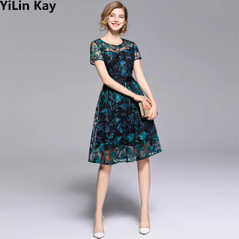YiLin Kay Women Summer Mesh Embroidery Short Sleeve Dress 2019 Designer Runway Heavy duty embroidered dresses
YiLin Kay Women Summer Mesh Embroidery Short Sleeve Dress 2019 Designer Runway Heavy duty embroidered dresses