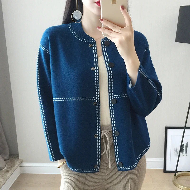 Woman Round Neck Cashmere Cardigan With Buttons Harajuku Thick Coat Loose Wool Knitted Short Plaid Sweater 2019 Autumn Winter
Woman Round Neck Cashmere Cardigan With Buttons Harajuku Thick Coat Loose Wool Knitted Short Plaid Sweater 2019 Autumn Winter