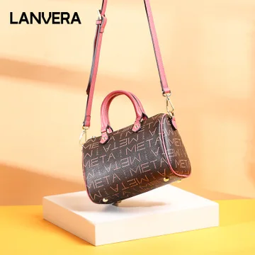 Bag female 2019 models European and American style fashion ladies handbags old pattern trend letter Messenger bag
Bag female 2019 models European and American style fashion ladies handbags old pattern trend letter Messenger bag