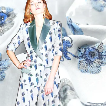 Paris new spring new catwalk France imported stereo jacquard fashion fabric blue fairy gold brocade cloth coat fabric Tingkuo
Paris new spring new catwalk France imported stereo jacquard fashion fabric blue fairy gold brocade cloth coat fabric Tingkuo