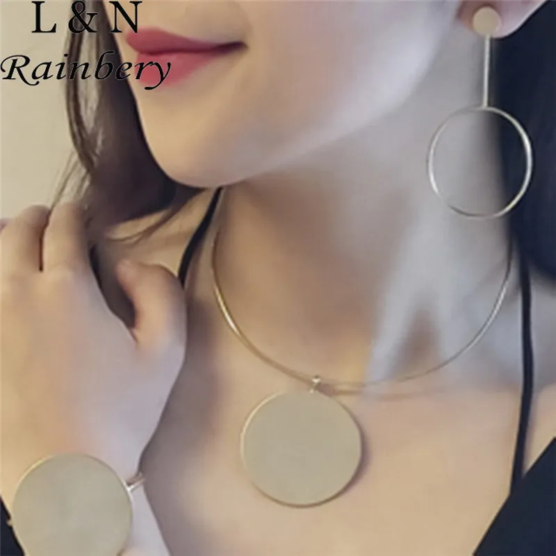 Rainbery Fashion Larger Round Pendant Chokers Necklace Women Gold Silver Plated Zinc Alloy Collar African Jewelry Gift
Rainbery Fashion Larger Round Pendant Chokers Necklace Women Gold Silver Plated Zinc Alloy Collar African Jewelry Gift
