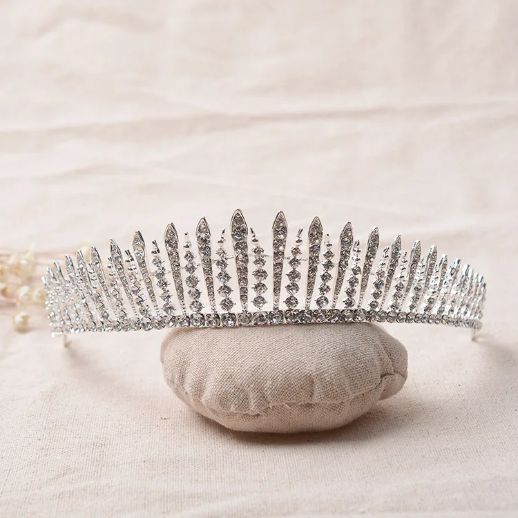 Gorgeous Silver Bridal Tiaras Crowns Crystal Rhinestone Pageant Bridal Wedding Accessories Headpiece Headband Wedding Tiara
Gorgeous Silver Bridal Tiaras Crowns Crystal Rhinestone Pageant Bridal Wedding Accessories Headpiece Headband Wedding Tiara