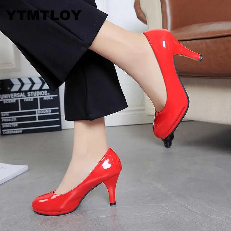 2019 The New Women Pumps Fashion Classic Patent Leather High Heels Shoes Sharp Head Paltform Wedding Plus Size 34-42
2019 The New Women Pumps Fashion Classic Patent Leather High Heels Shoes Sharp Head Paltform Wedding Plus Size 34-42
