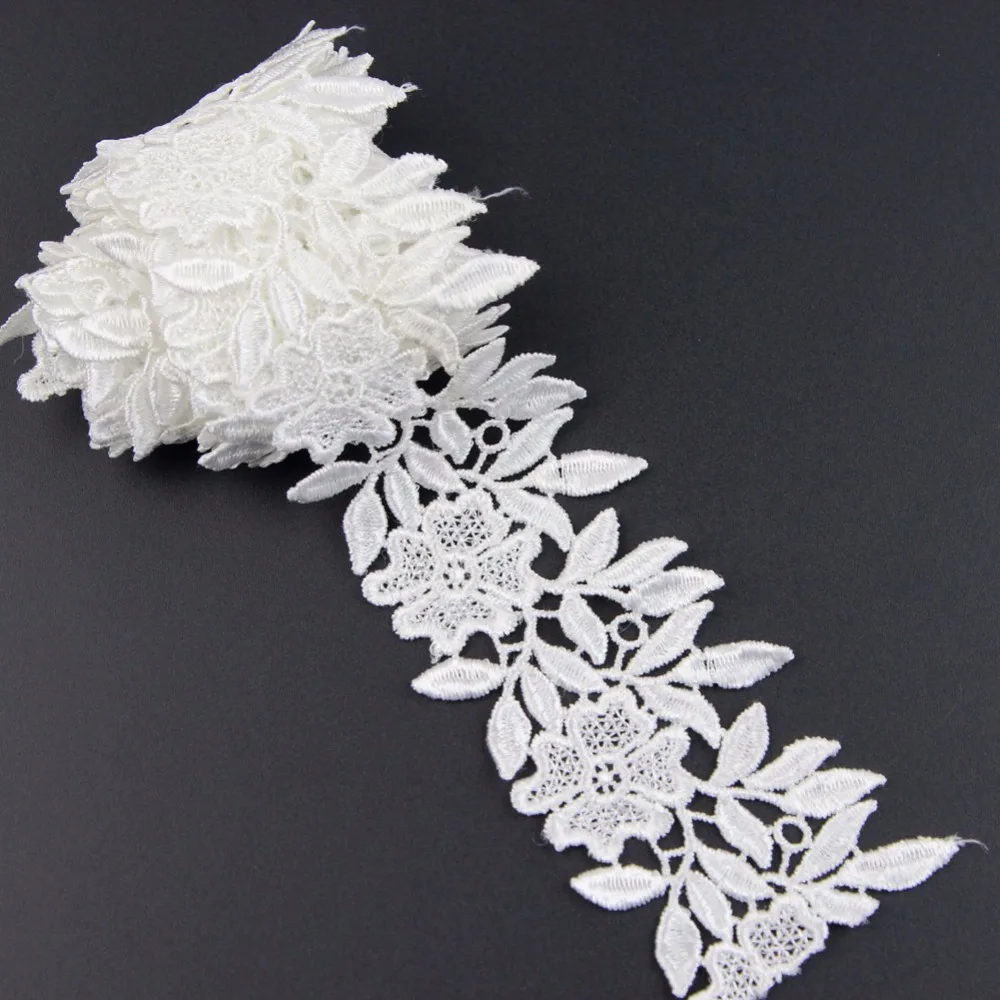 2 Yards White Fabric Pretty Flower Venise Lace Trim Applique Sewing Craft High Quality 2018
2 Yards White Fabric Pretty Flower Venise Lace Trim Applique Sewing Craft High Quality 2018