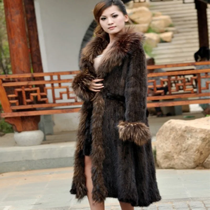 Winter Women's Genuine Knitted Mink Fur Coat Raccoon Fur Collar Lady Trench Overcoat Outerwear VF0358
Winter Women's Genuine Knitted Mink Fur Coat Raccoon Fur Collar Lady Trench Overcoat Outerwear VF0358