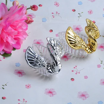 20pcs/lot Cute Mini Swan Candy Box Silver/Golden Color Special Romatic Wedding Decoration Creative Plastic Storage Deco
20pcs/lot Cute Mini Swan Candy Box Silver/Golden Color Special Romatic Wedding Decoration Creative Plastic Storage Deco