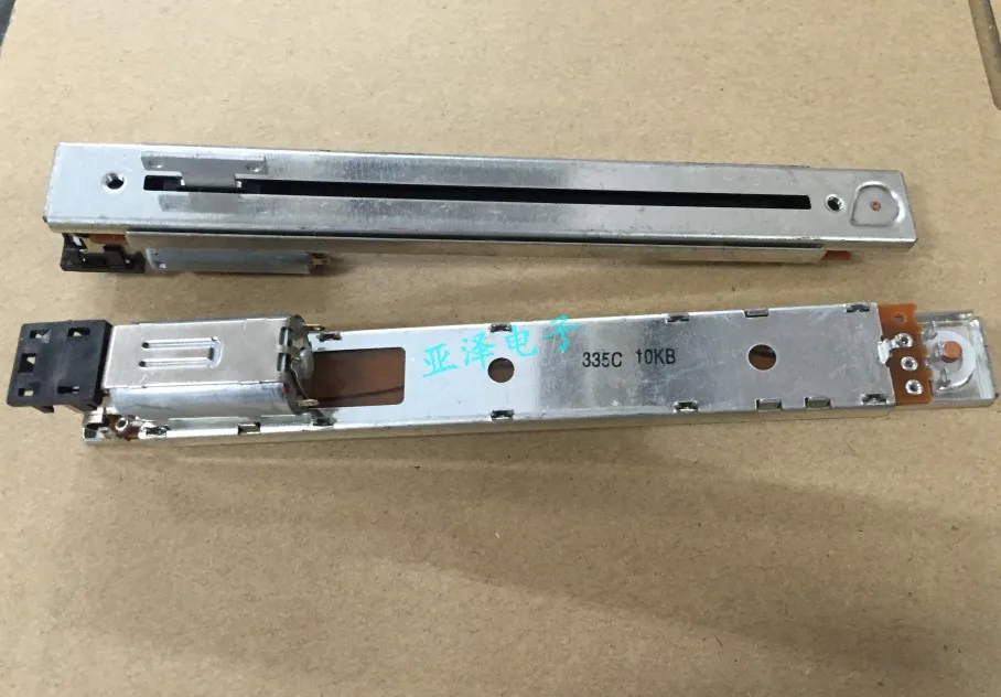 1pcs motor drive type 12.8 cm sliding potentiometer B10K single RSA0N11M9A0K shaft length 8MM
1pcs motor drive type 12.8 cm sliding potentiometer B10K single RSA0N11M9A0K shaft length 8MM