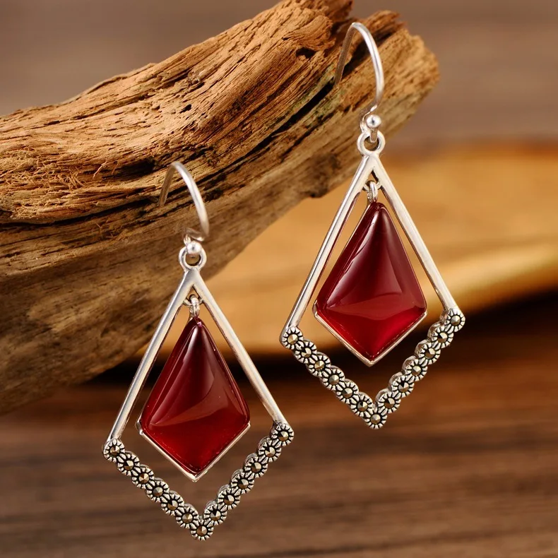 925 sterling silver vintage mark stone rhombic red corundum ladies earrings free shipping
925 sterling silver vintage mark stone rhombic red corundum ladies earrings free shipping