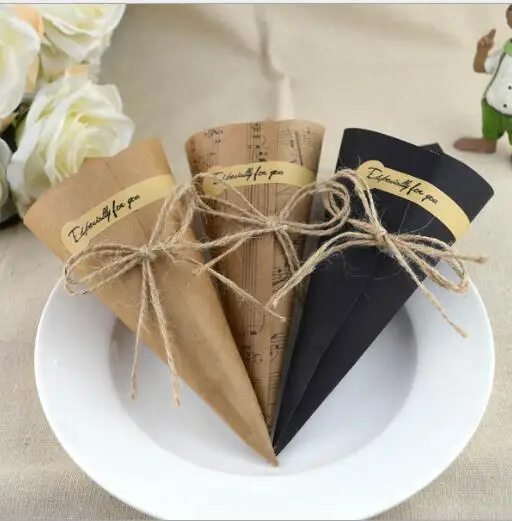 DHL 500pcs Creative Brown Musical Notes Kraft Paper Flower Cones Candy Boxes Ice Cream Cones Party Gift Box Wedding Favors Decor
DHL 500pcs Creative Brown Musical Notes Kraft Paper Flower Cones Candy Boxes Ice Cream Cones Party Gift Box Wedding Favors Decor