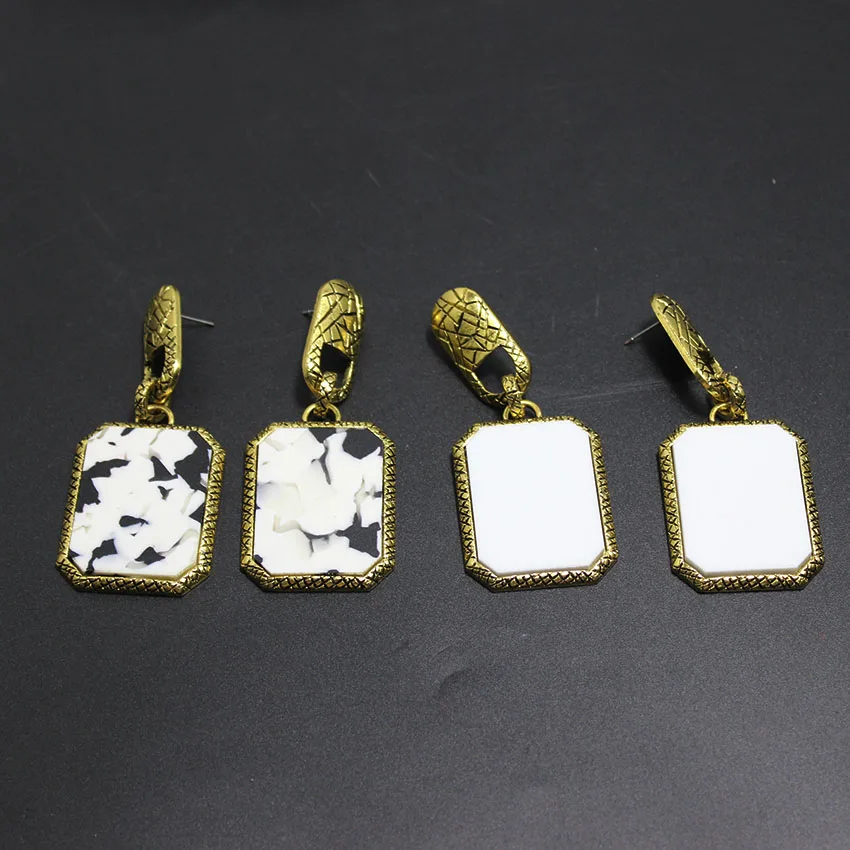 Baroque Marble Stud Earrings LIN the same paragraph exaggerated marble inlay gold edge earrings 741
Baroque Marble Stud Earrings LIN the same paragraph exaggerated marble inlay gold edge earrings 741