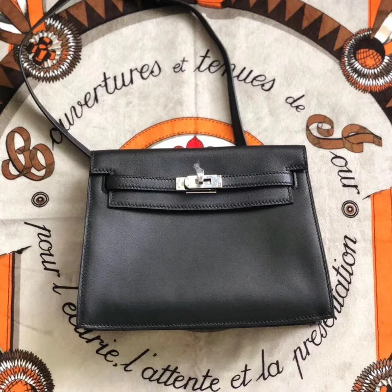 20190714015 2019 luxury handbags woman bags designer genuine leather runway female Europe brand top quality
20190714015 2019 luxury handbags woman bags designer genuine leather runway female Europe brand top quality