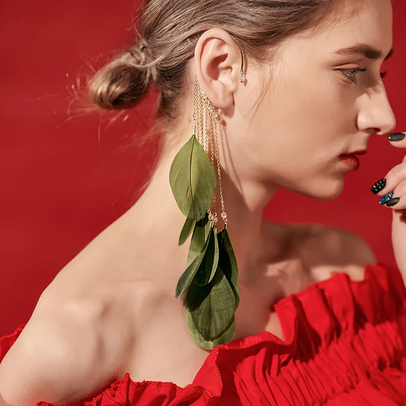 Big Boho 6 Colors Natural Feather Earrings Unique Single Long Alloy Chain Tassel Drop Earrings For Women Fashion Jewelry
Big Boho 6 Colors Natural Feather Earrings Unique Single Long Alloy Chain Tassel Drop Earrings For Women Fashion Jewelry