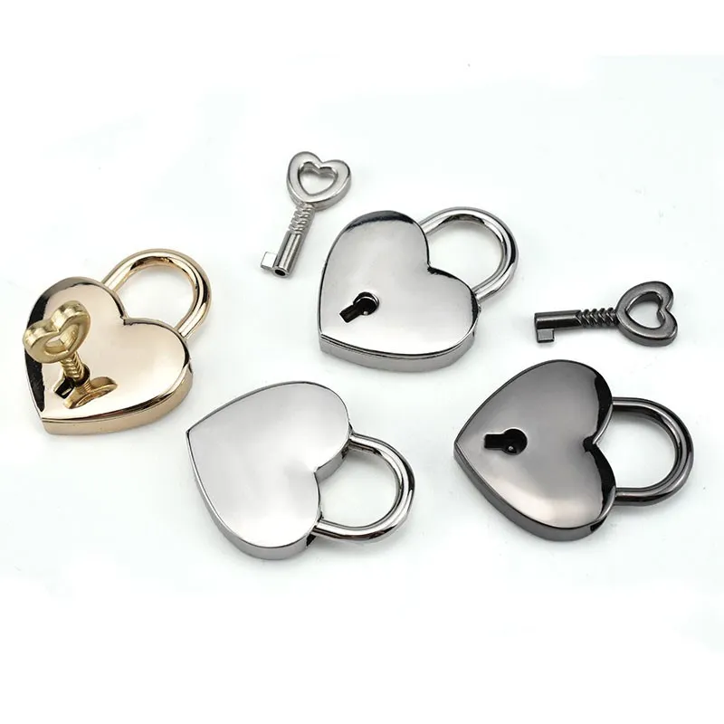 Heart Shape Vintage Old Antique Style Mini Archaize Padlocks Key Lock With key decorative gift
Heart Shape Vintage Old Antique Style Mini Archaize Padlocks Key Lock With key decorative gift