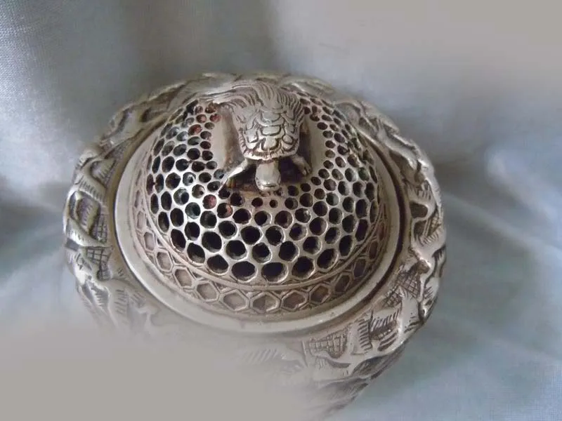 DS Tibet silver carved finery myriad crane tortoise censer Incense Burner Statue
DS Tibet silver carved finery myriad crane tortoise censer Incense Burner Statue