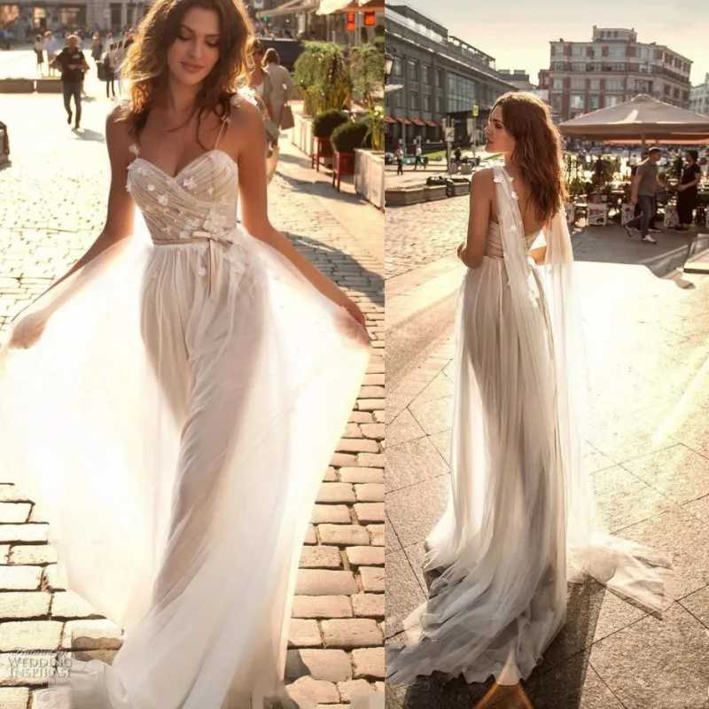 2019 New Design Boho Beach Wedding Dress Sexy Spaghetti Straps Beading Flowers Vestido De Noiva C Summer Bridal Gowns
2019 New Design Boho Beach Wedding Dress Sexy Spaghetti Straps Beading Flowers Vestido De Noiva C Summer Bridal Gowns