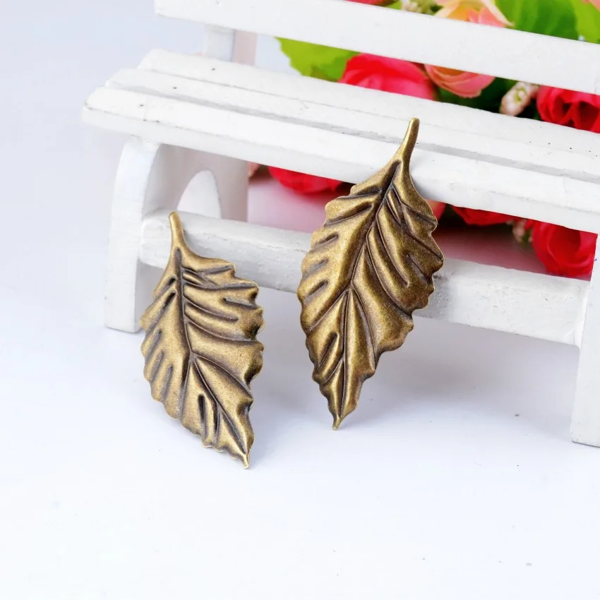 Free shipping Retail 10 Bronze Tone Leaf Stamping Embellishments Filigree Connectors Crafts Gift Decoration DIY 5.4x2.4cm F0339
Free shipping Retail 10 Bronze Tone Leaf Stamping Embellishments Filigree Connectors Crafts Gift Decoration DIY 5.4x2.4cm F0339