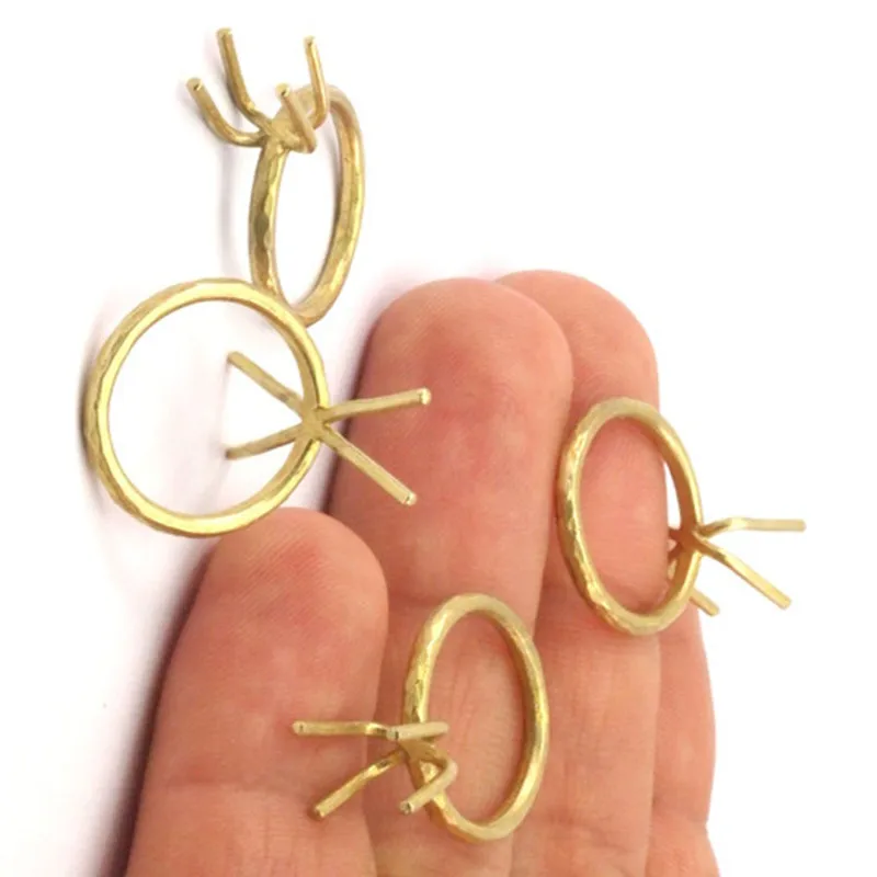 5pc... Raw Brass 4 Claw Ring Blanks.setting (for Natural Stones)..(Sz: 16 - 5.5).Open Measures : 22x12mm (Approx)-- yN102
5pc... Raw Brass 4 Claw Ring Blanks.setting (for Natural Stones)..(Sz: 16 - 5.5).Open Measures : 22x12mm (Approx)-- yN102