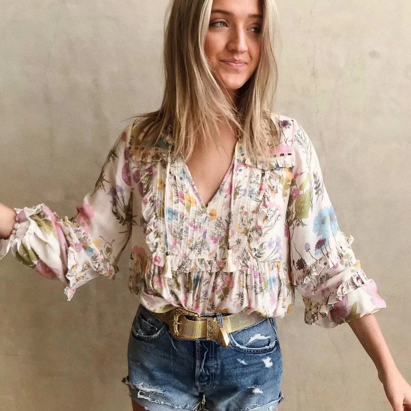 KHALEE YOSE Wild Floral Blouse Shirt Summer Autumn Boho Blouse Womens Ruffles Frill Long Sleeve Tiered Hippie Holiday Blouse Top
KHALEE YOSE Wild Floral Blouse Shirt Summer Autumn Boho Blouse Womens Ruffles Frill Long Sleeve Tiered Hippie Holiday Blouse Top