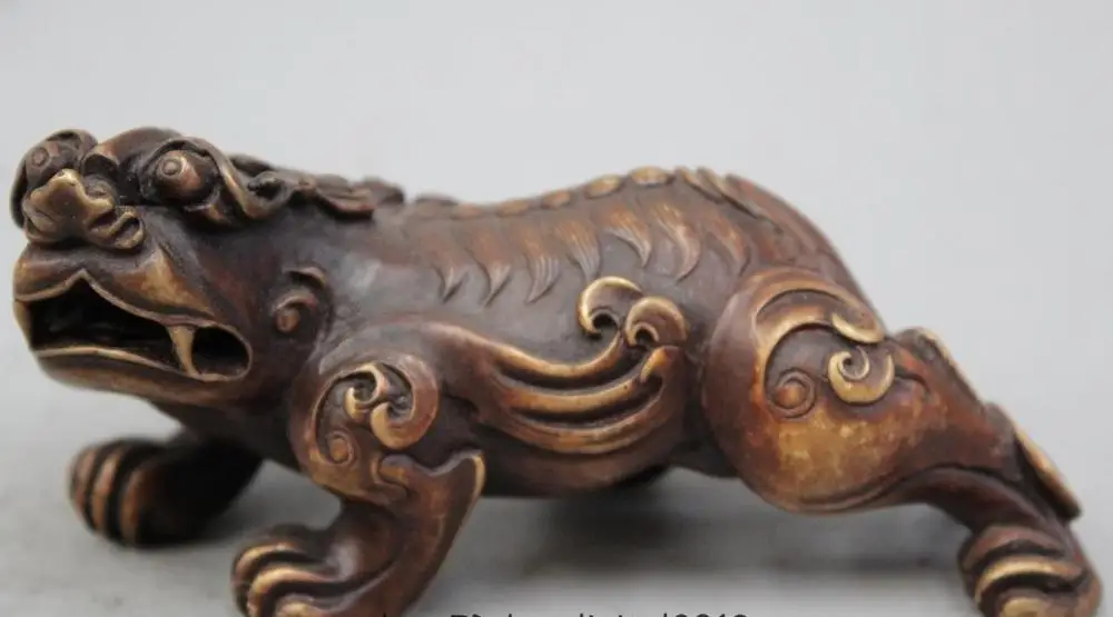 5" Old China Chinese Folk Bronze Unicorn Beast Pi Xiu Animal Statue Sculpture 
5" Old China Chinese Folk Bronze Unicorn Beast Pi Xiu Animal Statue Sculpture