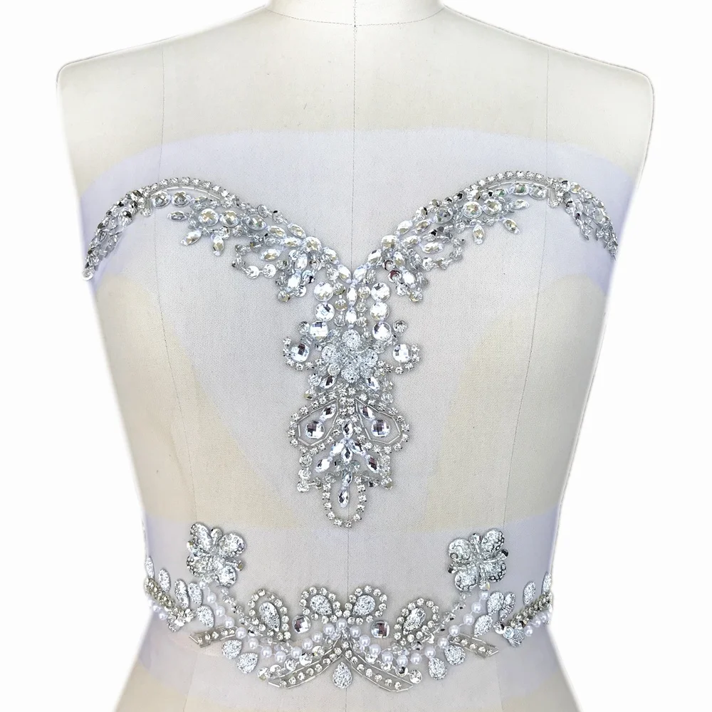 SPARKLE Silver V-Neck Neckline Crystal Appliques For Clothes Design Sewing Wedding Bridal Party Dress Chest Waist Decoration diy
SPARKLE Silver V-Neck Neckline Crystal Appliques For Clothes Design Sewing Wedding Bridal Party Dress Chest Waist Decoration diy