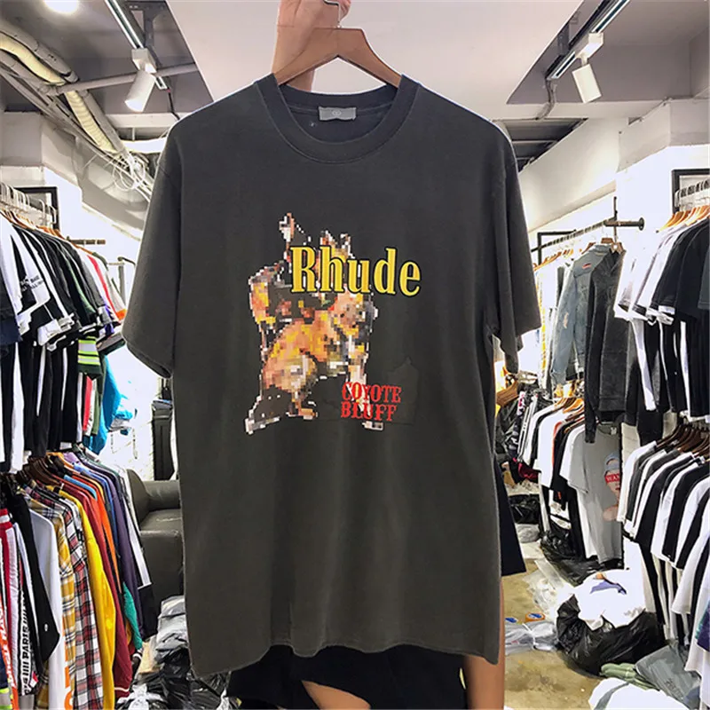 Rhude Coyote Bluff Printing T shirt 2019 New Summer RH Retro Style Loose Men T shirts Mosaic print Unisex Cotton Tees
Rhude Coyote Bluff Printing T shirt 2019 New Summer RH Retro Style Loose Men T shirts Mosaic print Unisex Cotton Tees