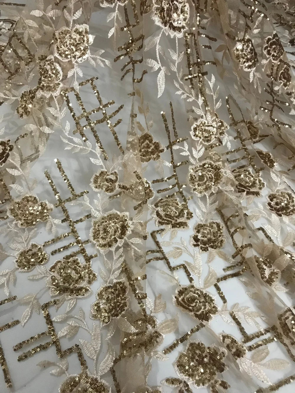Embroidered Lace African French Tulle Net Lace Fabric with Sequins flower Nigerian Lace Fabric
Embroidered Lace African French Tulle Net Lace Fabric with Sequins flower Nigerian Lace Fabric