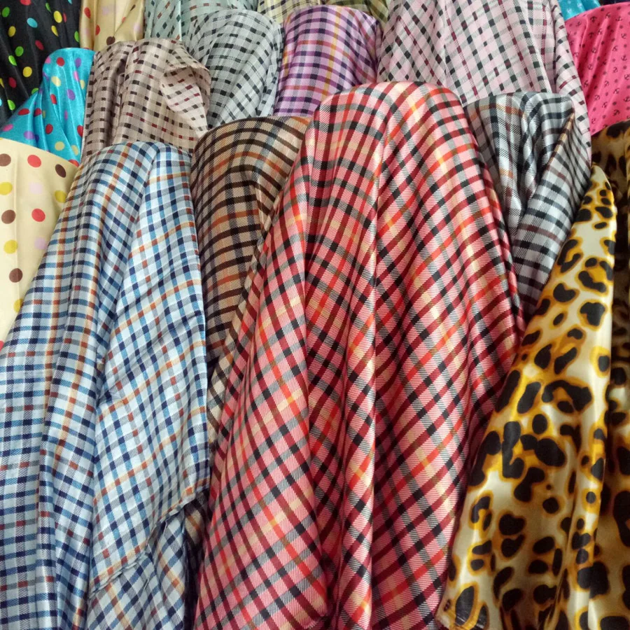 Satin fabric classic check printed glossy Material Diy doll cloth scarf craft sateen silky printed Charmeuse Fabric
Satin fabric classic check printed glossy Material Diy doll cloth scarf craft sateen silky printed Charmeuse Fabric