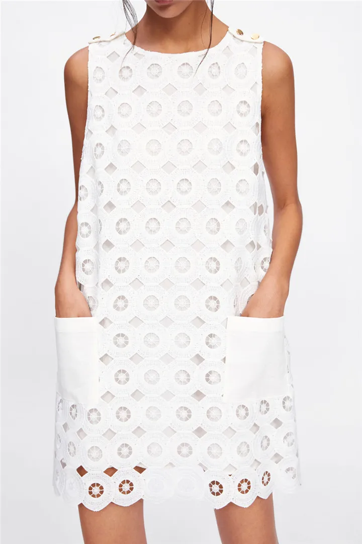 Beautigul White Lace Dress For Lady 2019 Two Big Pockets Design Casual Loose High Quality Sexy Hollow-out Vest Lace Dress
Beautigul White Lace Dress For Lady 2019 Two Big Pockets Design Casual Loose High Quality Sexy Hollow-out Vest Lace Dress