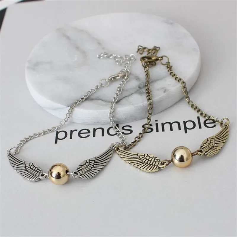 Game Movie Quidditch Golden Snitch Bracelet Cosplay Costumes Accessories Badge Golden Silver Bracelet Interesting Small Gift 
Game Movie Quidditch Golden Snitch Bracelet Cosplay Costumes Accessories Badge Golden Silver Bracelet Interesting Small Gift