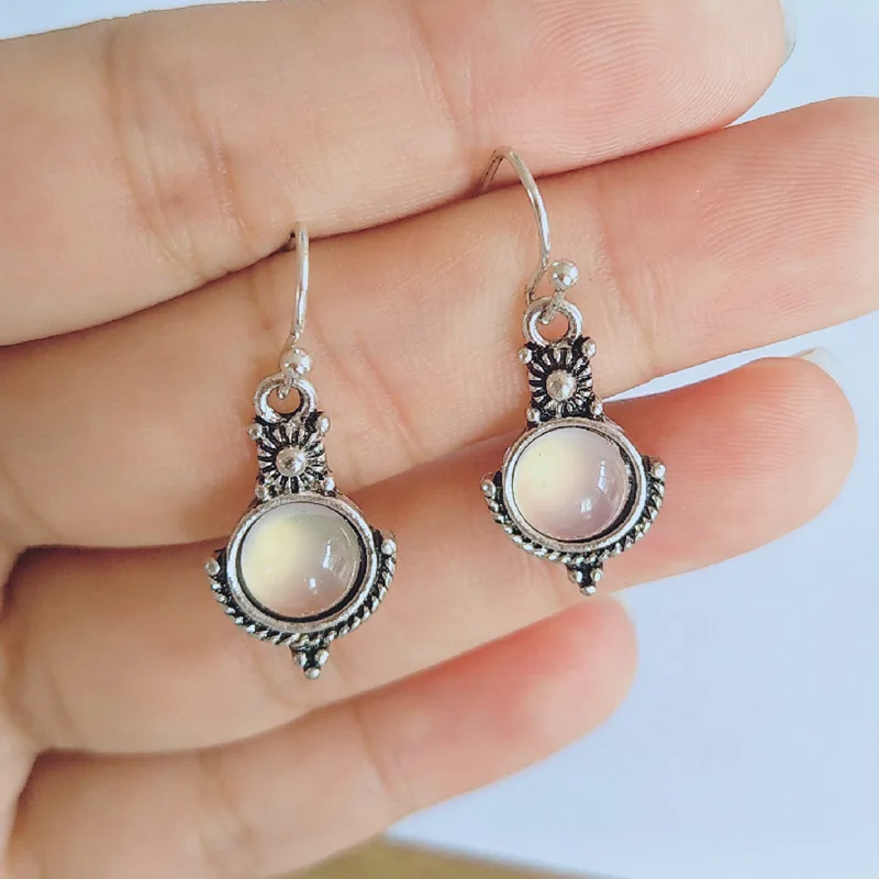 2019 Vintage Ethnic Imitation Moonstone Brincos Dangle Silver Color Earrings for Women Wedding Jewelry Boho Statement Earrings
2019 Vintage Ethnic Imitation Moonstone Brincos Dangle Silver Color Earrings for Women Wedding Jewelry Boho Statement Earrings