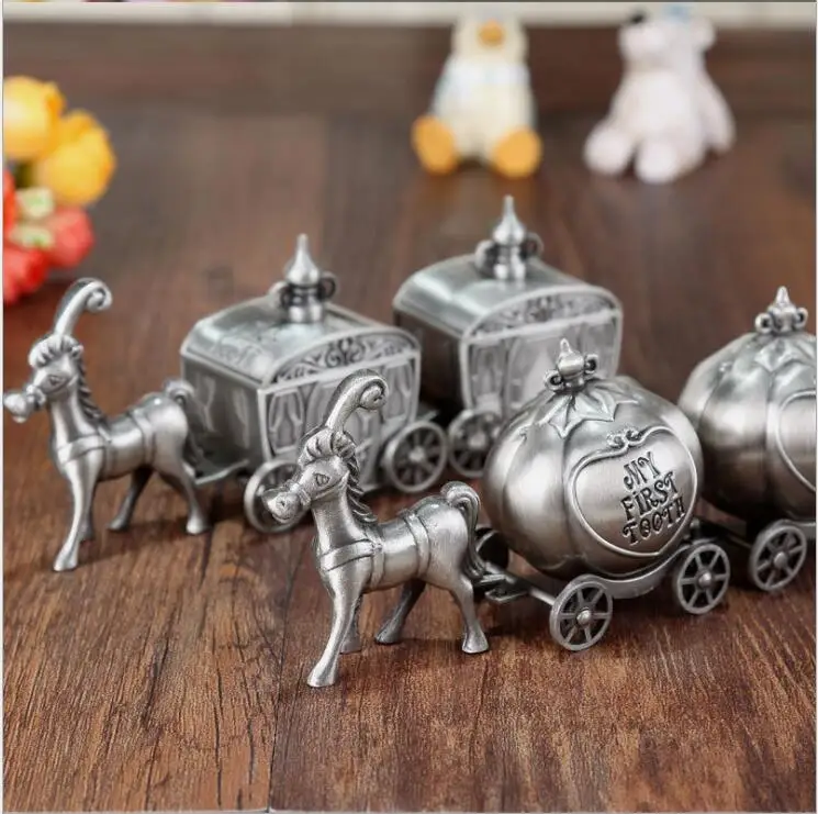 Creative carriage shape baby tooth hair storage box metal tin box storage bin for baby memory RY001
Creative carriage shape baby tooth hair storage box metal tin box storage bin for baby memory RY001
