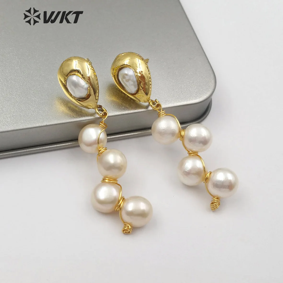 WT-E529 Freshwater Pearl Earring Four pieces Round Shape White Pearl With Wire Wrapped Earring For Wedding Jewelry
WT-E529 Freshwater Pearl Earring Four pieces Round Shape White Pearl With Wire Wrapped Earring For Wedding Jewelry