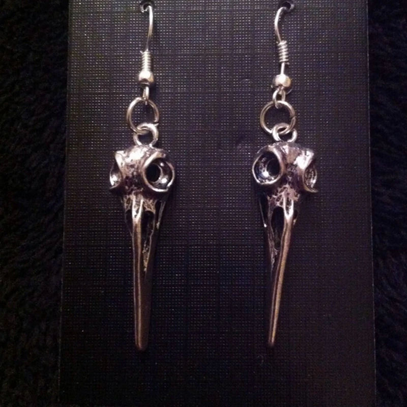 Hot Ancient Silver Skeleton Bird Head Charm Pendants Hanging Earring Fashion Creative Women's Jewelry Accessories Holiday Gifts
Hot Ancient Silver Skeleton Bird Head Charm Pendants Hanging Earring Fashion Creative Women's Jewelry Accessories Holiday Gifts