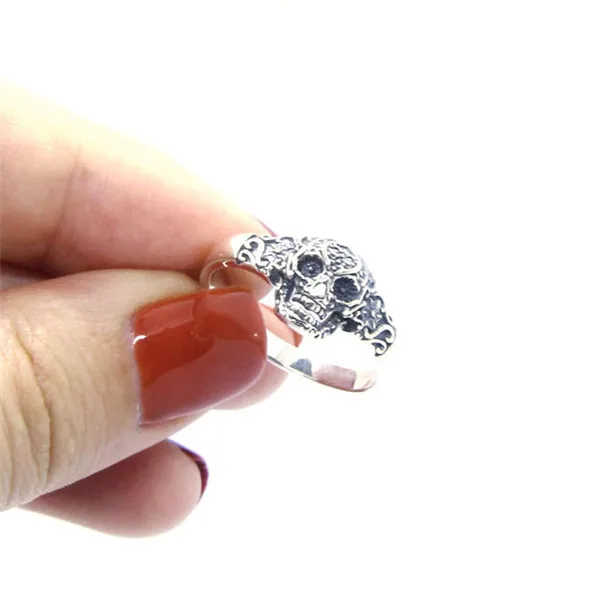 Real S925 Silver Mini Punk Flower Skull Ring For Women LadiesTop Quality Fashion 925 Stering Silver Ghost Rider Biker Ring
Real S925 Silver Mini Punk Flower Skull Ring For Women LadiesTop Quality Fashion 925 Stering Silver Ghost Rider Biker Ring
