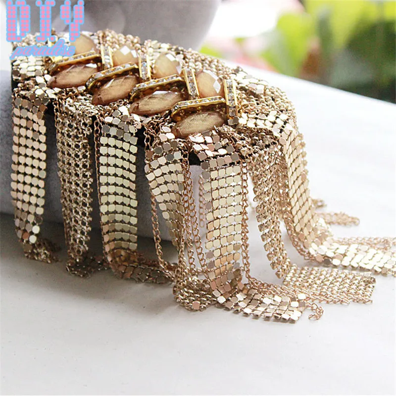 2pcs Rhinestone Handmade Fashion Tassel Chain Shoulder Board Badges Beads Fabric Metal Epaulette Military pin on Brooch Medal
2pcs Rhinestone Handmade Fashion Tassel Chain Shoulder Board Badges Beads Fabric Metal Epaulette Military pin on Brooch Medal
