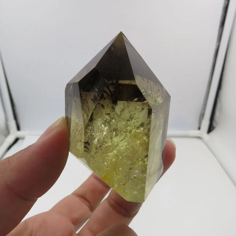 98g Natural Smoky Citrine Quartz Crystal Point Wand Single Terminated Rainbow inside Reiki Healing Mineral Specimen
98g Natural Smoky Citrine Quartz Crystal Point Wand Single Terminated Rainbow inside Reiki Healing Mineral Specimen