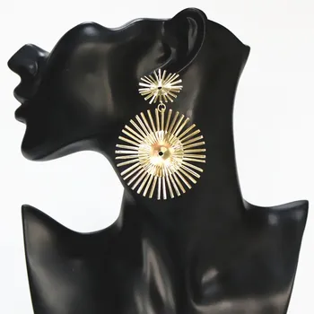 2020 New Vintage Sun Flower Female Gold Metal Exaggerated Dangle Drop Earrings for Women Fashion Statement Earrings Wholesale
2020 New Vintage Sun Flower Female Gold Metal Exaggerated Dangle Drop Earrings for Women Fashion Statement Earrings Wholesale