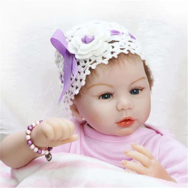55cm/22" Daddys Little Snow Princess Girl Reborn Dolls Full Body Soft Touch Vinyl Blue Eyes Baby Toys Gift Collection
55cm/22" Daddys Little Snow Princess Girl Reborn Dolls Full Body Soft Touch Vinyl Blue Eyes Baby Toys Gift Collection